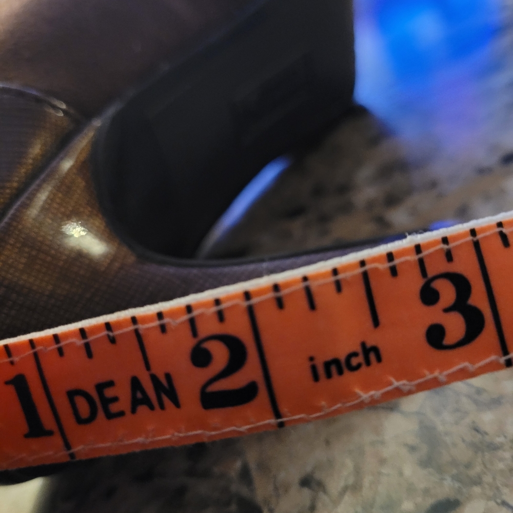 Heels - Picture 4 of 4